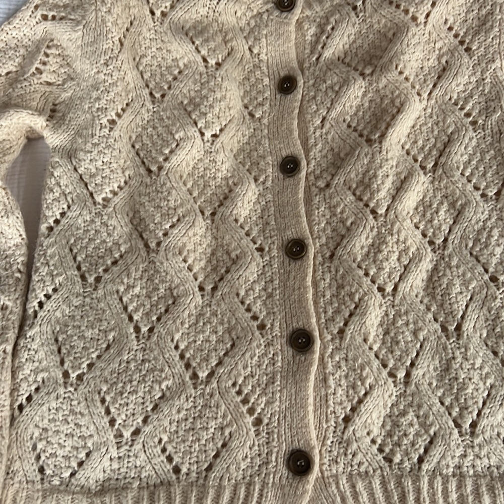 Sweet back button blush pink Anthropologie sweater, size medium - Picture 5 of 5